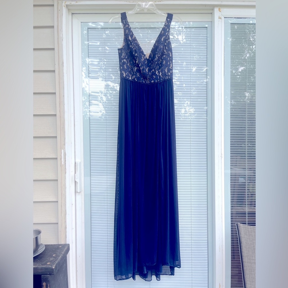 Elegant Navy Blue Lace Bridesmaid Dress David’s Bridal Formal Occasion Sz 2